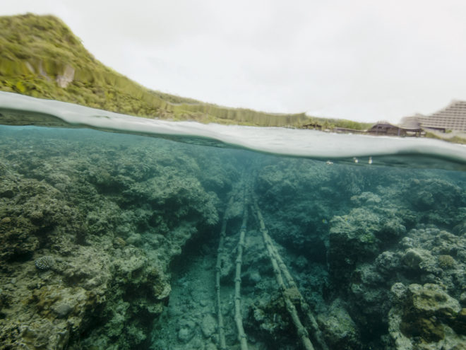 Under the Beach (Tumon Bay, Guam) von Trevor Paglen; Metro Pictures, New York; Altman Siegel, San Francisco. 2016, C-Print, 12 in x 16 in